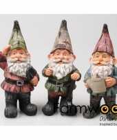 Tuinkabouter bruine muts met schop 24 cm