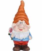 Tuinkabouter dave met oranje muts en bloem 32 5 cm